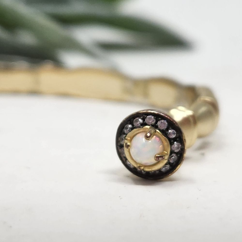 KENDRA SCOTT Ryker Bracelet in Gold Tone White Kyocera Opal Mystic Bazaar - Picture 4 of 11